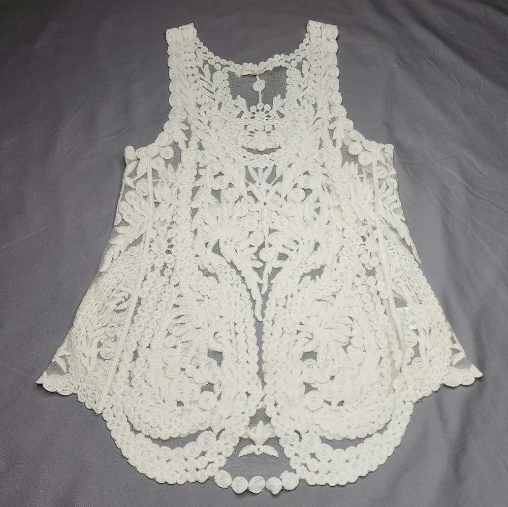 𝅺PAINTED Threads boho ivory lace and embroidery tank size medium